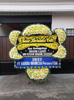 Papan Bunga Duka di Candi Laras Selatan