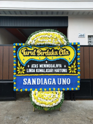 Papan Bunga Duka di Candi Laras Selatan